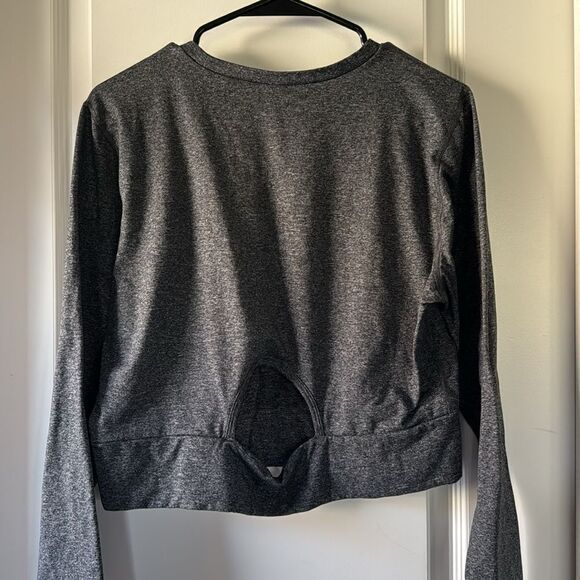 Cropped cozecore long sleeve  / B22 - Picture 4 of 4